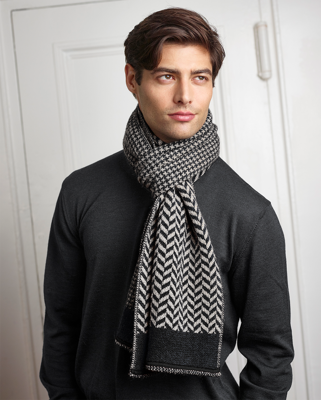 Hudson Scarf in Black/Ivory
