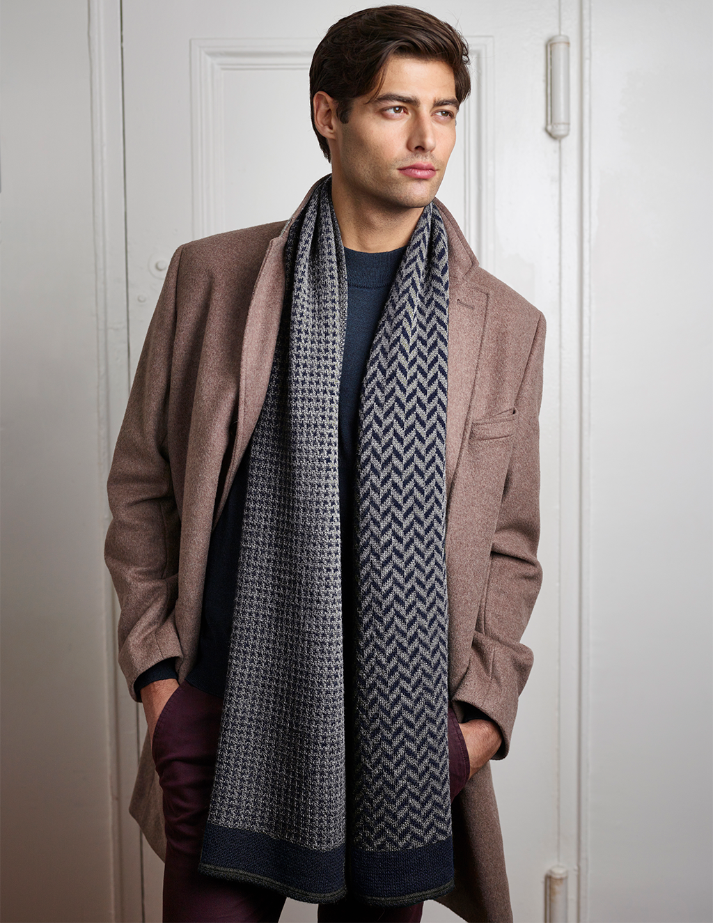 Hudson Scarf in Navy/Gray