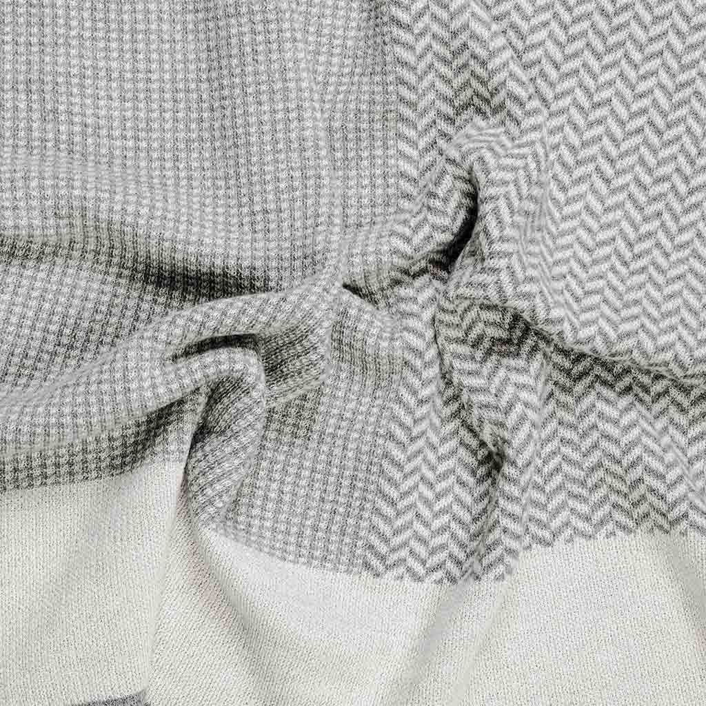 New Amsterdam Throw in Gray/Ivory